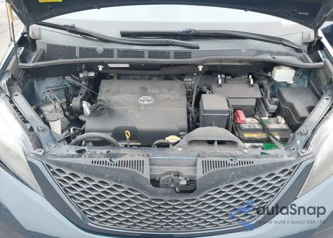 2012 Toyota Sienna Se 8 Passenger z USA, uszkodzony, nr VIN 5TDXK3DC2CS263039